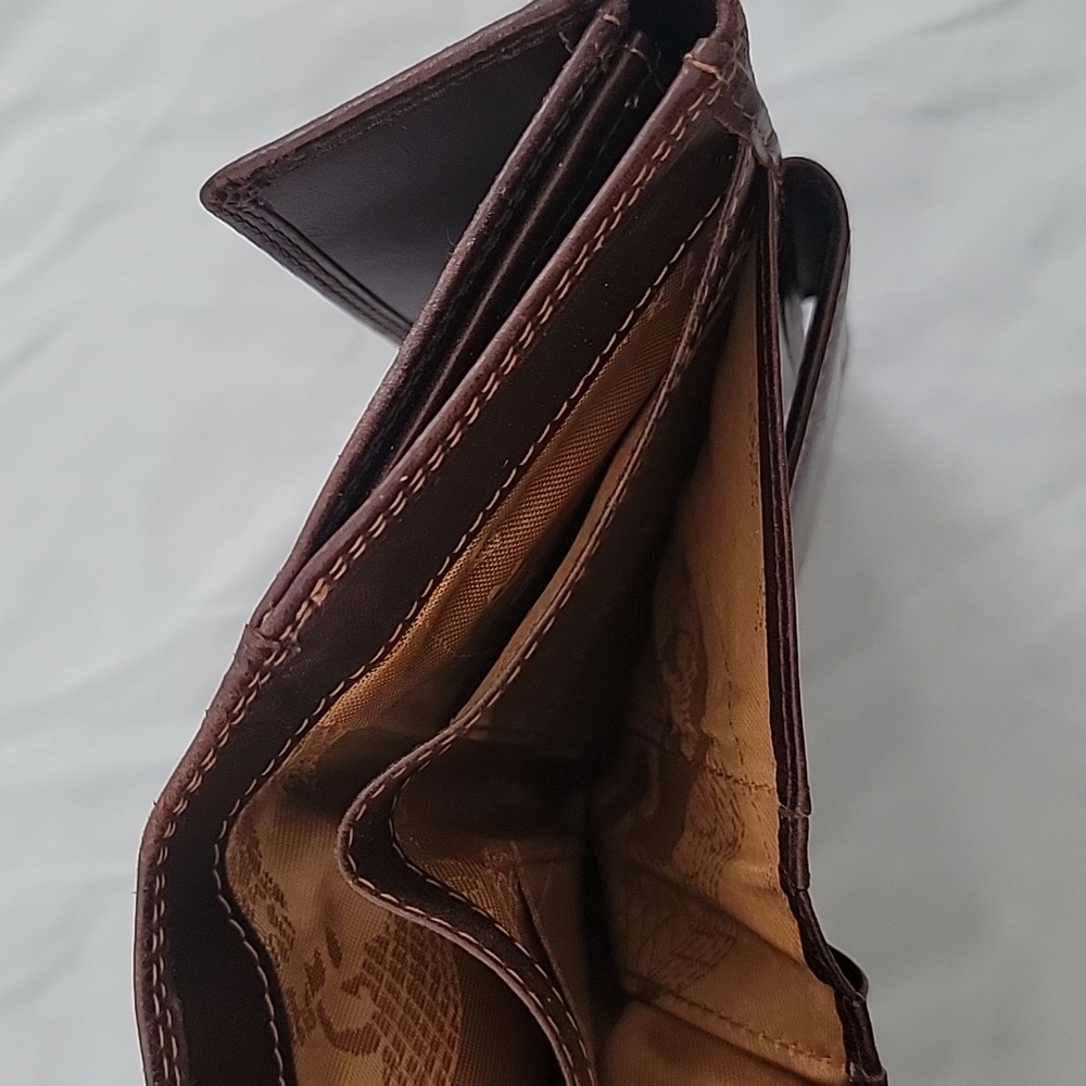 PICARD LEATHER WALLET - Picture 9 of 16